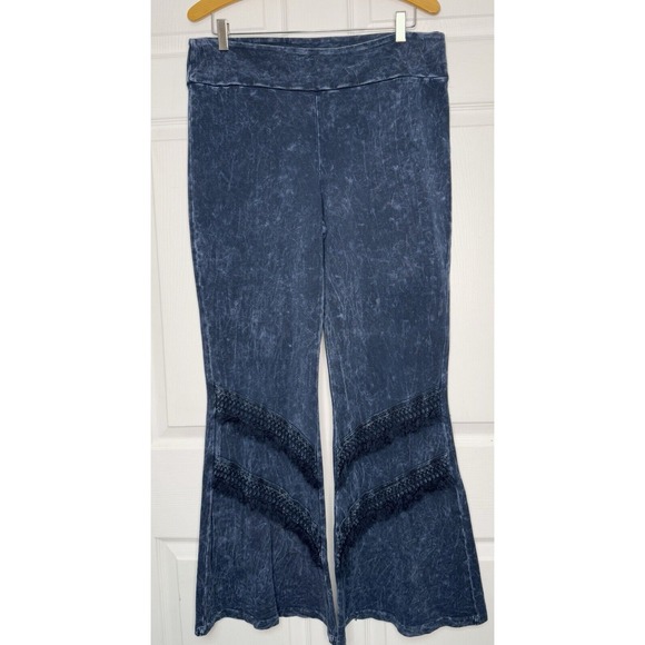 Pants - Rustic Rack Women 2x Washed Bell Bottom Flare w/fringe Light denim Festival BOHO
